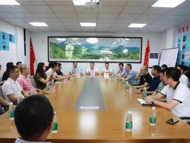 纏繞膜廠家海角社区国产精品伦子伦免费包裝總經理陳總參加揭西商會年中全體理事會議